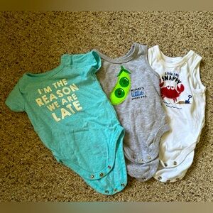 Onesie gender neutral bundle 🦀